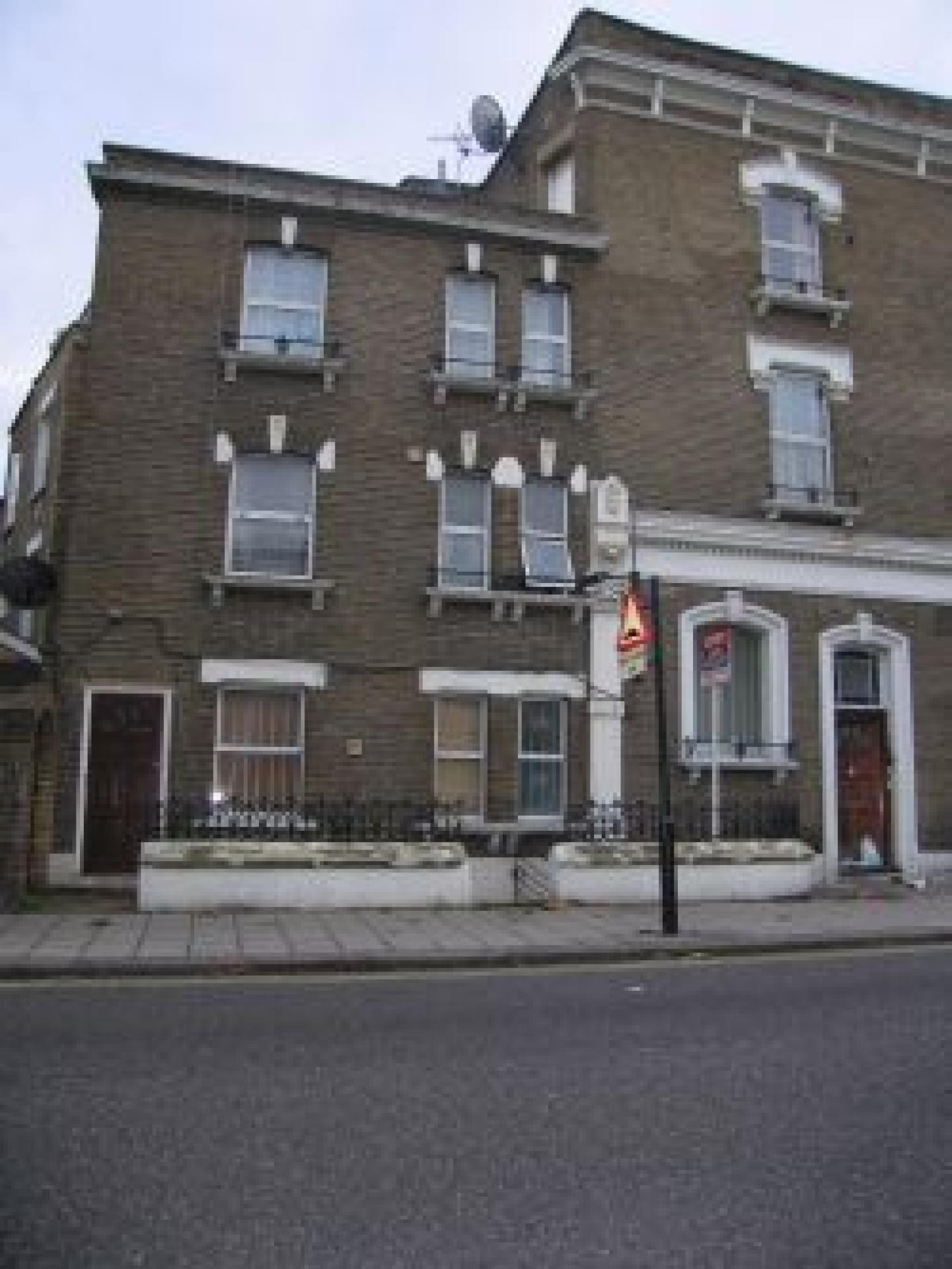 			VIEWINGS ARE HIGHLY RECOMMENDED!, 2 Bedroom, 1 bath, 1 reception Flat			 Fernhead Road, MAIDA VALE W9 W9